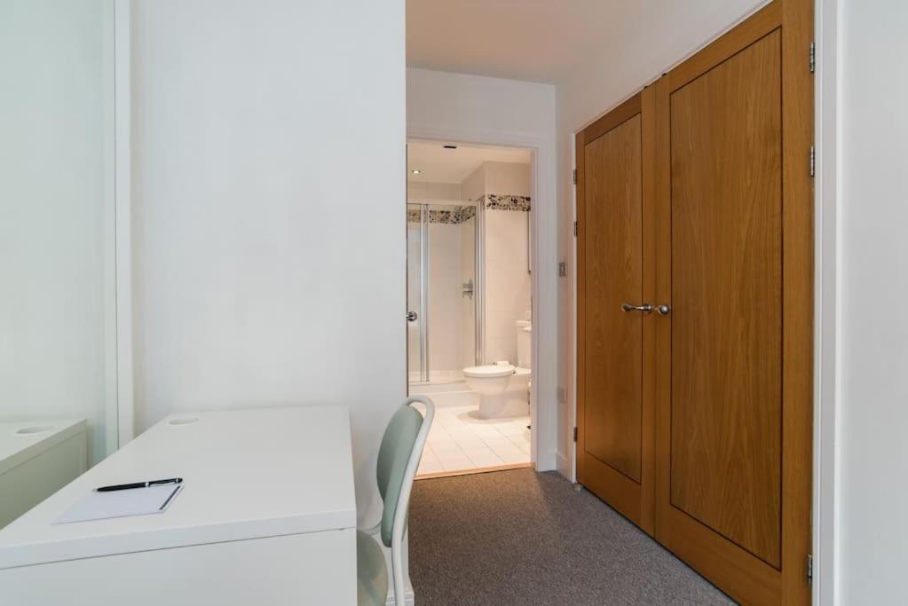 Cardiff City Centre Apartment Exterior photo