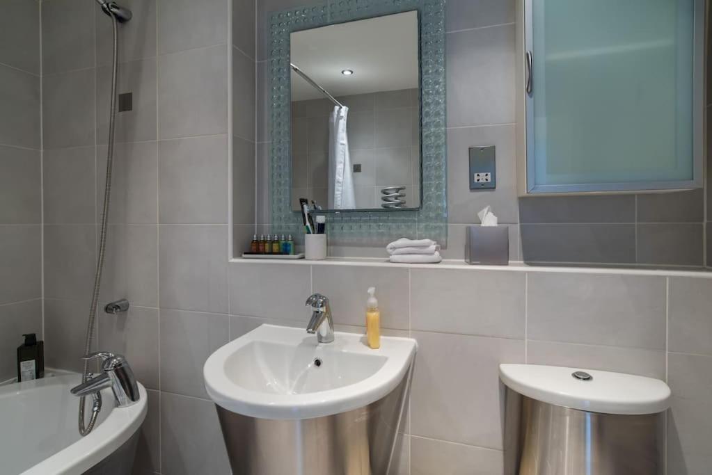 Cardiff City Centre Apartment Exterior photo